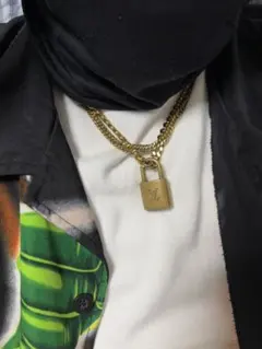 LouisVuitton南京錠ネックレスとブレスレットセット　ゴールドステレンス