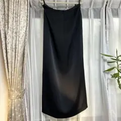 《伊太利屋》ブラック×ロングスカートのサムネイル