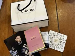 CHANEL 美容液+パルファム　ショッパー付き