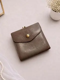 イルビゾンテ IL BISONTE がま口財布 二つ折り レザー グレージュ