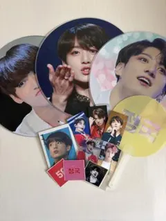 BTS V テヒョン うちわ トレカ セット まとめ売り - メルカリ