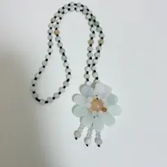 【新入荷】本翡翠保証‼️天然翡翠　花デザイン　ブラウス／セーター用ネックレス