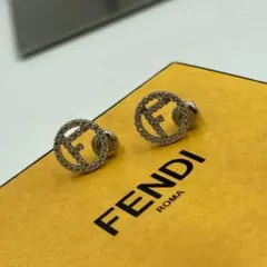 2026年最新】fendi ピアスの人気アイテム - メルカリ