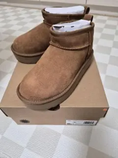 UGG kids クラシックウルトラミニプラットフォーム チェストナッツ
