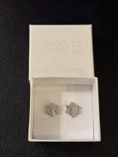 2025年最新】Maison Margiela ピアス(両耳用)の人気アイテム