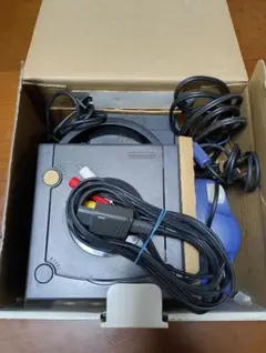 「ジャンク」ゲームキューブ本体+コントローラー+アダプタ+映像端子+箱　紫色