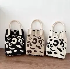 バッグ　ニット　ヒョウ柄　スマホホルダー　韓国　大人気　可愛い　スマホポーチ