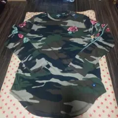 新品未使用タグ付きHOLLISTER カモフラカットソー