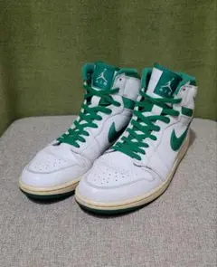 NIKE JORDAN 1 RETRO HIGH ホワイト×メタリックグリーン