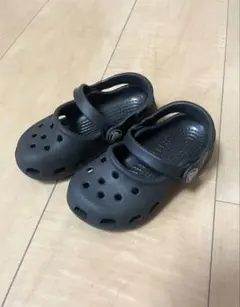 クロックスCrocs ＊ブラックストラップ付6-7 14-14.5㎝ベビーキッズ