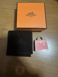 HERMES ジュエルロック シルバー カデナ型 香水入り - メルカリ