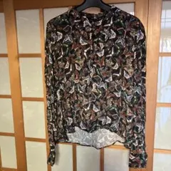 【新品未使用品】ZARA WOMAN 蝶柄 長袖シャツ