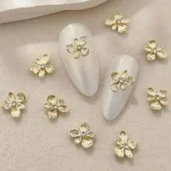 No.233　ネイルパーツ　ラインストーン付き　お花　ゴールド　10個　デコパ