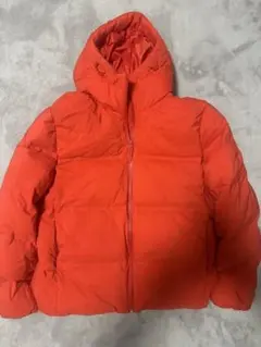 ユニクロ　シームレスダウン　レッド