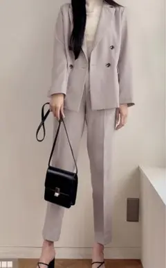 テーラードジャケット　センタープレスパンツ　セットアップ　くすみピンク　スーツ