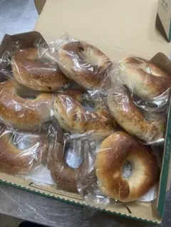 ㉛【30日焼き31日発送】ベーグル9個入り(ネコポス) - メルカリ