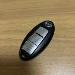 中古品　NISSAN 日産 純正 スマートキー 本体のサムネイル