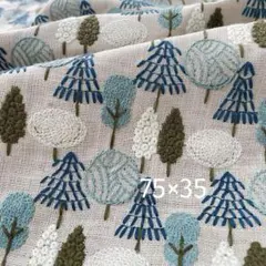 s27▼75×35cm▼コットンリネン刺しゅう生地▼森柄　木　北欧調　高級感