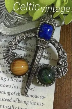 英国製 ヴィンテージブローチ  バイキング タラ faux agate