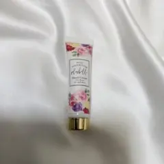 ✨未使用品　シアバター ハンドクリーム 60g フローラル香のサムネイル