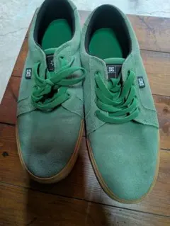 日曜まで値下げ！DC シューズ　グリーンスニーカー 27.5