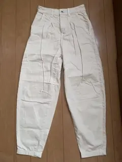 ZARA クリーム色 プリーツパンツ