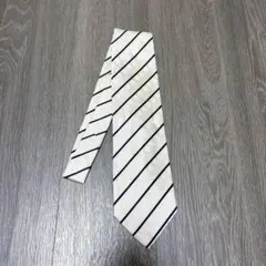 新品　アルマーニ　シルクネクタイのサムネイル