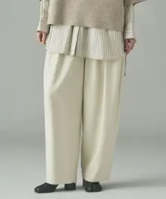 Curensology サテンタックパンツ - メルカリ