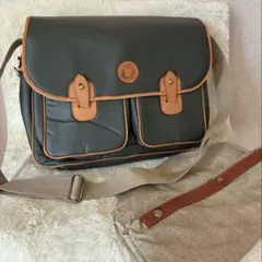 ナイロン×レザー　ショルダーバッグ　大容量　軽量　メッセンジャーバッグ