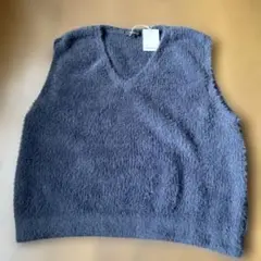 クックさま専用♪コムサイズム　ファーニットベスト　チャコールフリーサイズVネック