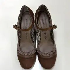 美品　サヴァサヴァ　 ブラウン ストラップ付き パンプス 6cmヒール