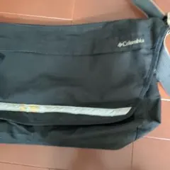 Columbia コロンビア ショルダーバッグ ブラック　55×15×28約のサムネイル