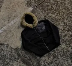 ファー付き　黒パーカー　y2k ストリート