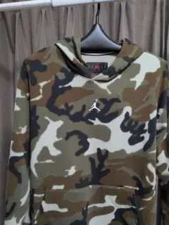 Item thumbnail for item 0c387e24-3cba-4fc2-b481-1e26c6e4740a