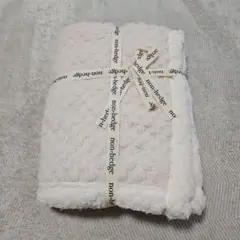 non-hedge ホワイト ブランケット 67cm x 95cm