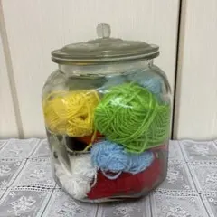 ガラス瓶（毛糸玉入り）