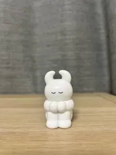 ぴにゃこら太 モールドガラス - メルカリ