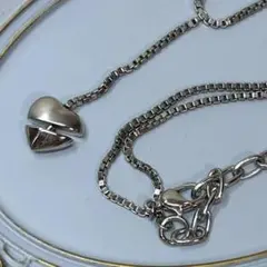 moschino ネックレス