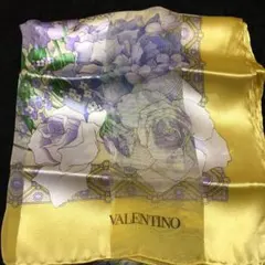 値下○VALENTINO シルクスカーフのサムネイル