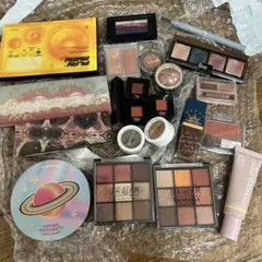化粧品まとめ売り　アイシャドウ　チーク　おまけ付き