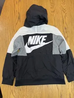 Nike フード付きジャケット ジャンパー黒/グレー/白　サイズＳ140