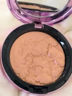 MAC エクストラ ディメンション スキンフィニッシュ 美品のサムネイル