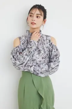 デュアルフラワーブラウスのサムネイル