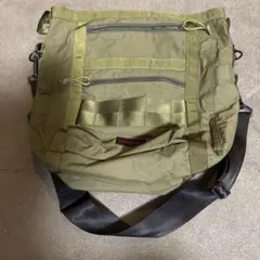BRIEFING ショルダーバッグ オリーブのサムネイル