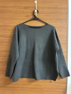 ユニクロ　スフレヤーンボートネックセーター