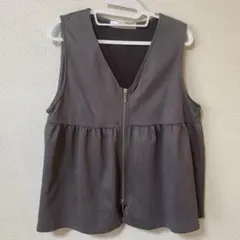 しまむら　ペプラムベスト　チャコール　L