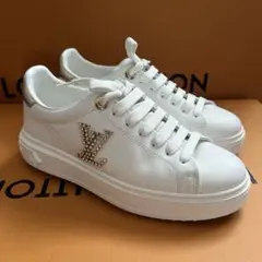 箱、袋付きLouis Vuitton スタッズ付きホワイトスニーカー361/2