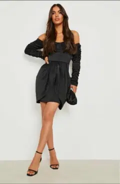 オフショルダー ブラック ミニワンピース