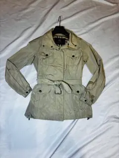 BURBERRY ベージュ ハーフトレンチコート