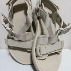Teva スポーツサンダル アイボリーのサムネイル